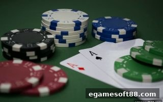 电子游戏软件视角下的二十一点：运气、策略与决策智慧