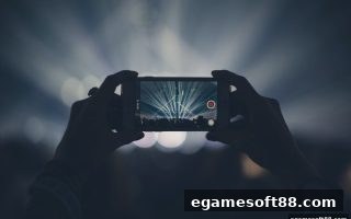 电子游戏软件解析：电竞赛事直播互动新范式与嘉宾主持人的关键作用